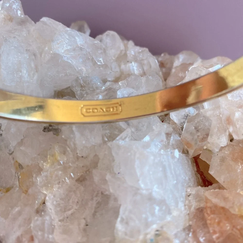 Authentic 💛COACH 💛bangle bracelet in white and gold. Classic ‘C’ pattern . - Picture 5 of 10